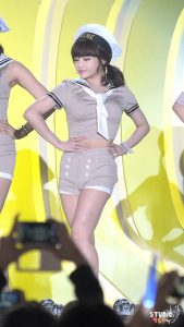 T-ara组合《so crazy》全宝蓝视角水手服美腿[网盘]