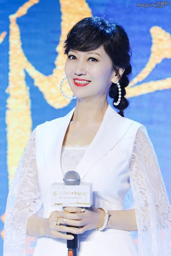 仙气十足的女星赵雅芝肤白貌美(3/13)