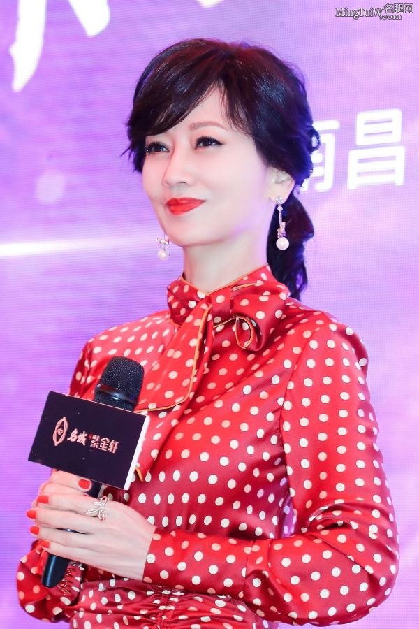赵雅芝凉高跟玉腿真不老女神(3/17)