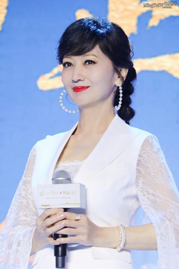 仙气十足的女星赵雅芝肤白貌美(4/13)