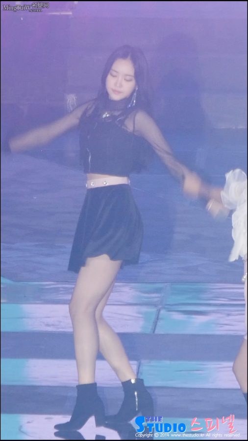 Apink组合孙娜恩视角《FIVE》短靴美腿舞蹈[网盘](6/7)