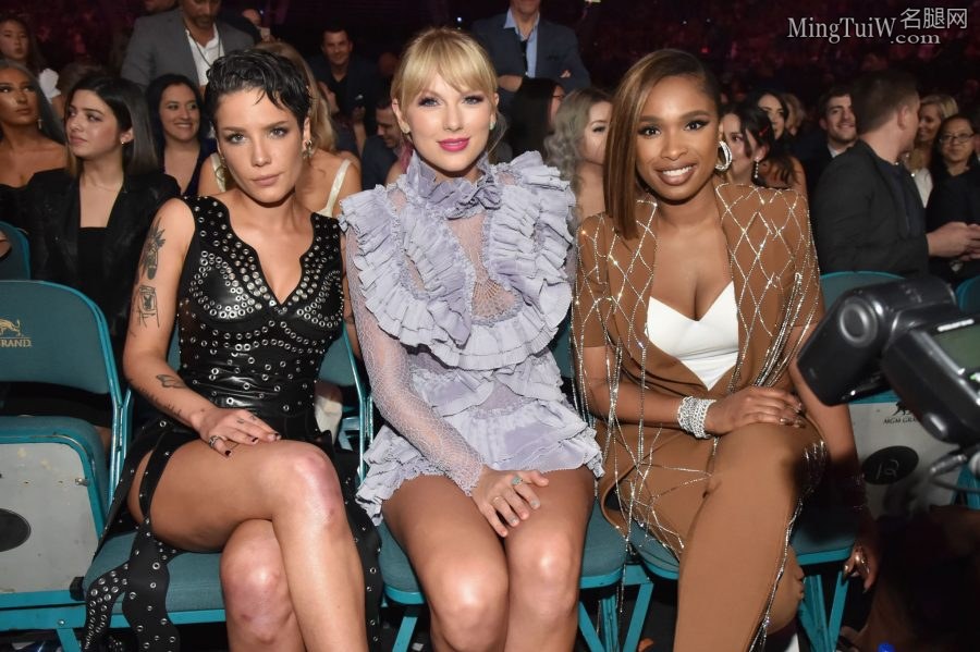Taylor Swift的顶级美腿值得好好品味(20/20)