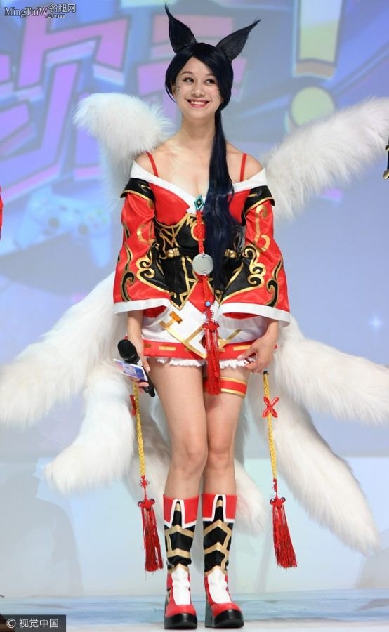 倪虹洁化身魅惑九尾狐低胸美腿吸睛(9/11)