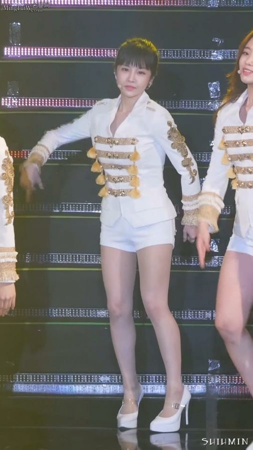 T-ara组合《Tiamo》全宝蓝视角美腿高跟舞姿动人 [网盘]（第3张/共9张）
