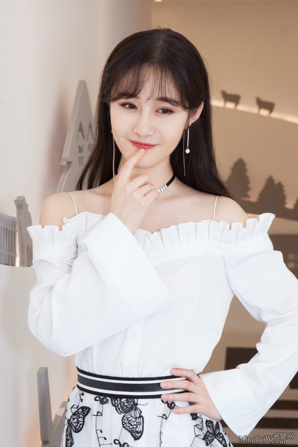 89年的小姐姐梁田凉高玉足写真(6/6)