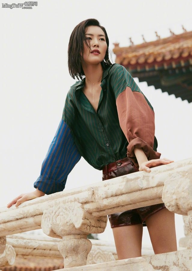 刘雯在故宫拍写真展示无敌大长腿(8/9)