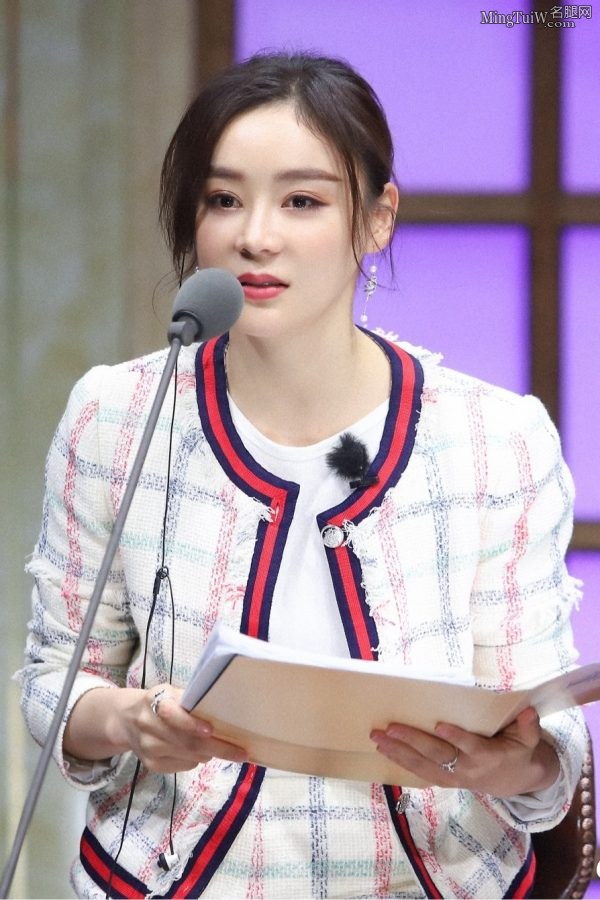 《声临其境》袁姗姗白腿玉足现在开舔(14/18)