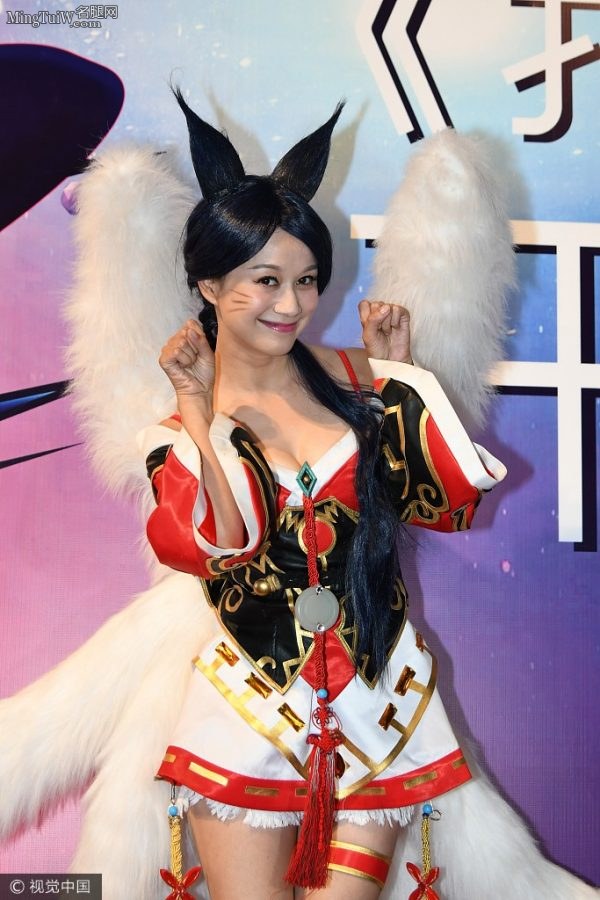 倪虹洁化身魅惑九尾狐低胸美腿吸睛(10/11)