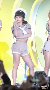 T-ara组合《so crazy》全宝蓝视角水手服美腿[网盘]