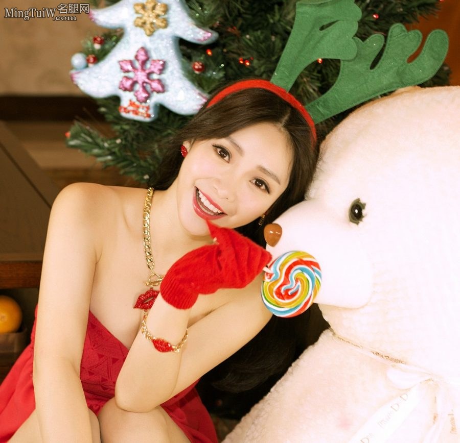 柳岩写真Cosplay圣诞老人和驯鹿乳此迷人(5/8)