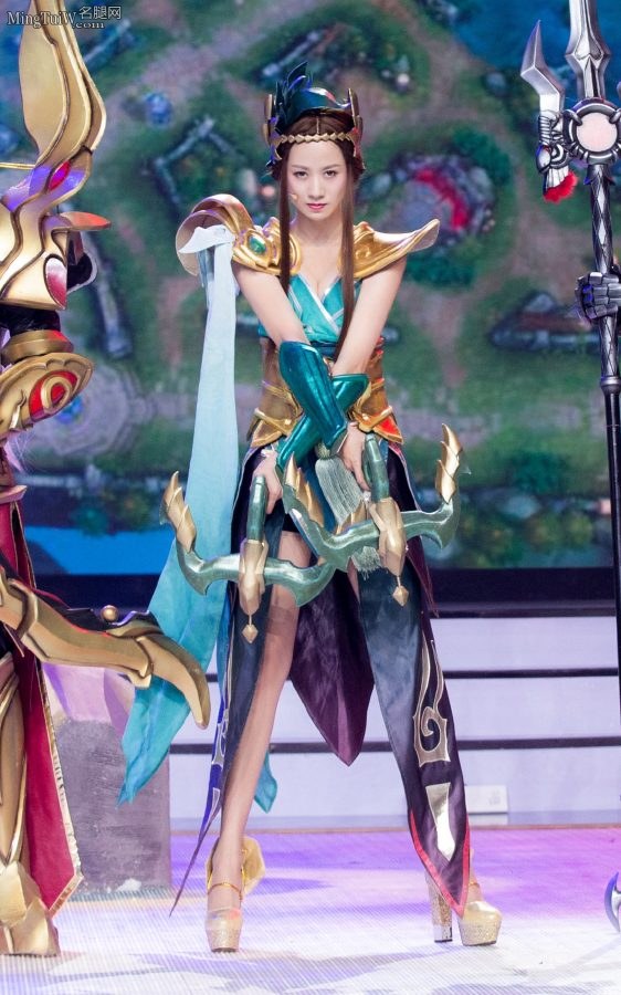 倪虹洁cosplay《王者荣耀》虞姬肉丝高跟长腿(2/3)
