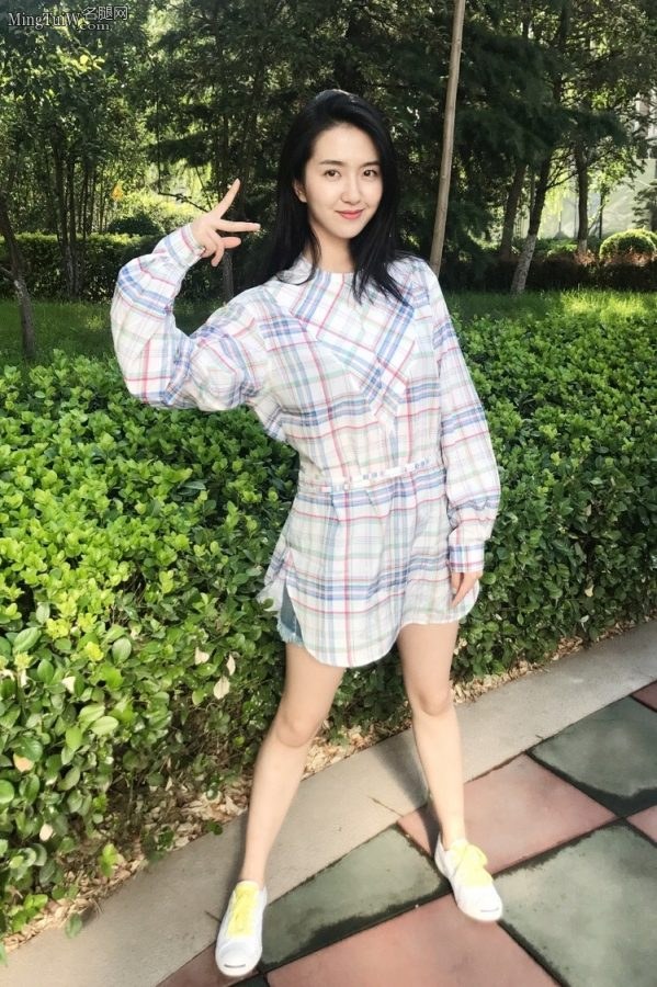 92年可爱美少女许龄月白腿娶老婆就要这样的(1/4)