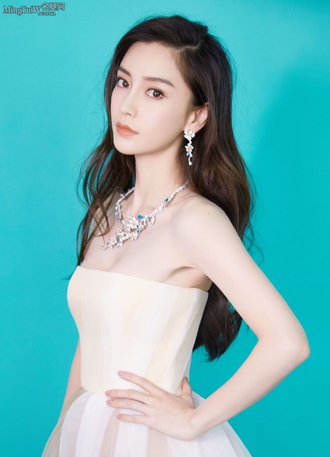 高颜值女明星Angelababy清新色调纱裙(4/11)