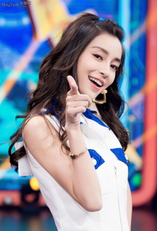 baby杨颖录制《王牌对王牌》大眼睛大嘴巴真漂亮(5/6)