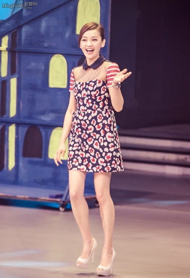 "Happy Camp" Chen Yihan wears waterproof platform high heels(7/8)