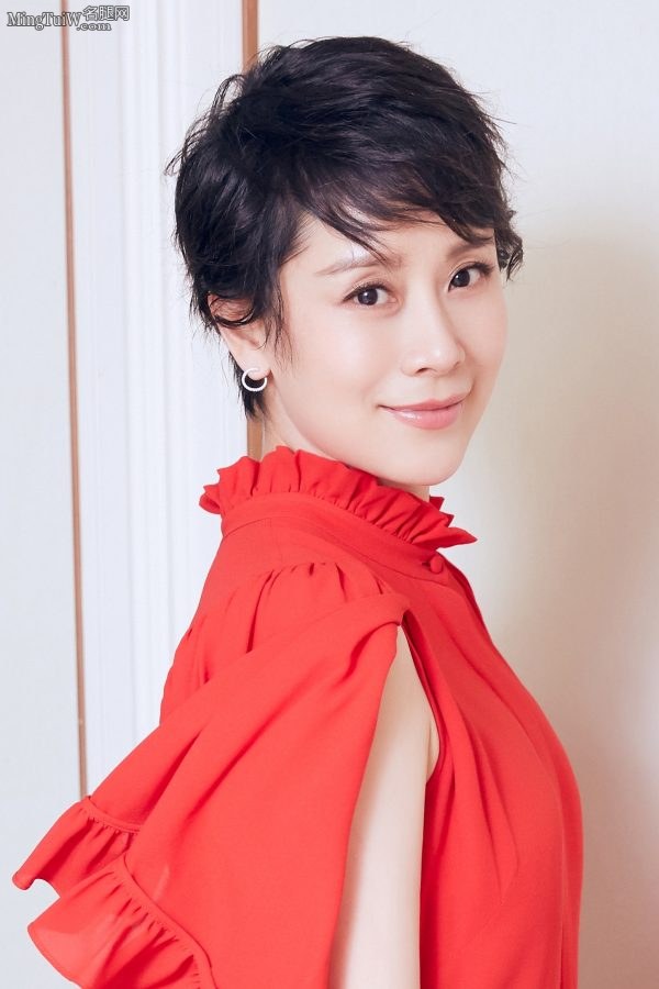 海清鲜艳红裙配白皙玉腿(8/8)