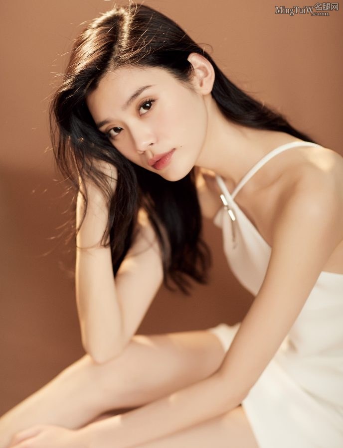 奚梦瑶长腿玉足美肩超模果真无与伦比(5/8)
