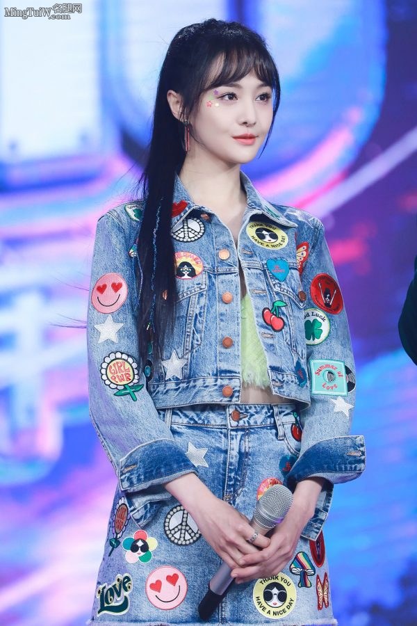 又软又甜的美腿明星郑爽颜值没谁了(7/17)
