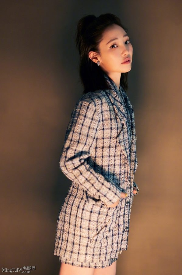 女明星白百何短裙美腿写真(3/3)