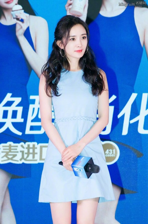 杨幂蓝裙蓝高跟给你的夏日带来清凉(7/21)