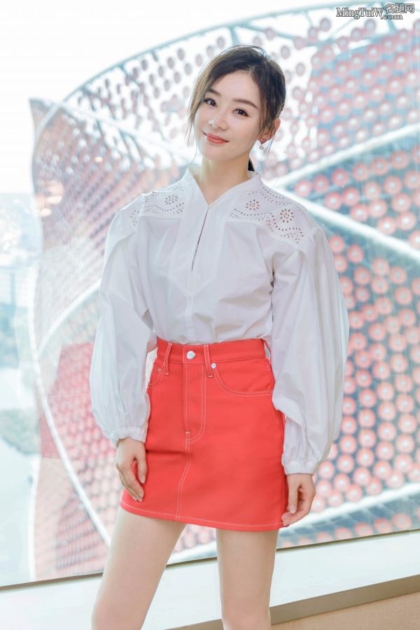 Golden Cupboard Spokesperson Yuan Shanshan's White Beautiful Legs Open(7/9)