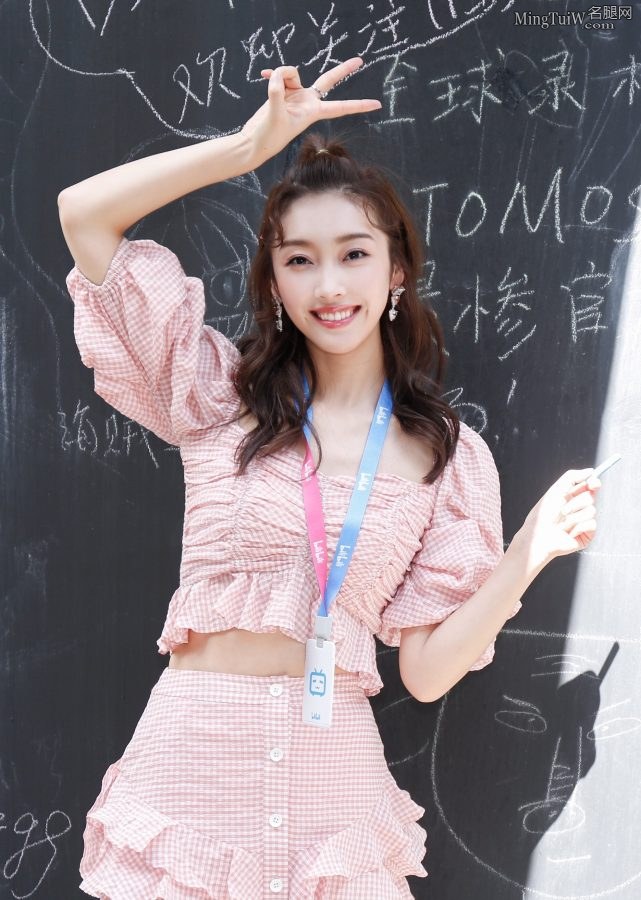 漂酿的美少女宣璐玉腿光滑手感佳(2/4)