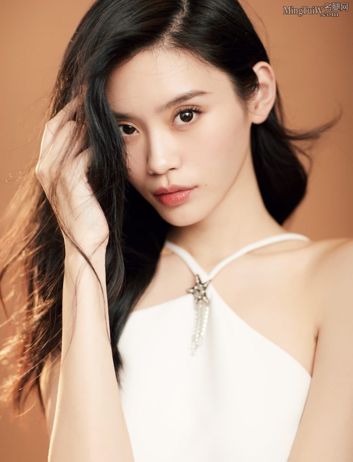 奚梦瑶长腿玉足美肩超模果真无与伦比(7/8)