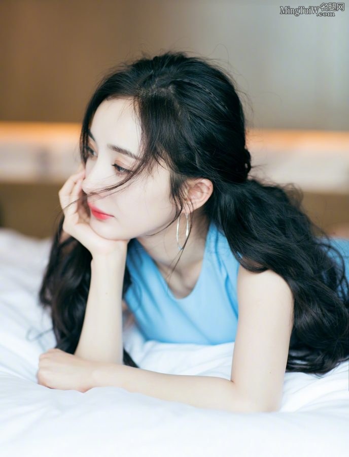 杨幂蓝裙蓝高跟给你的夏日带来清凉(11/21)