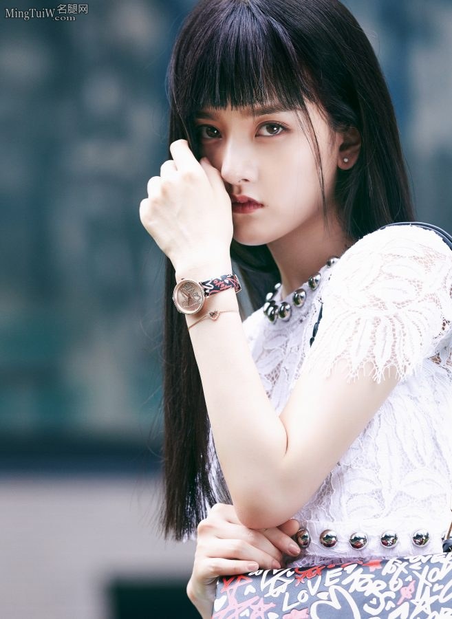 小仙女宋祖儿小白裙配笔直嫩腿请收下我的膝盖(9/11)
