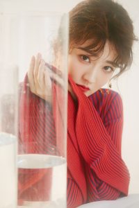 高颜值美女徐璐纯美写真玉腿白皙光滑