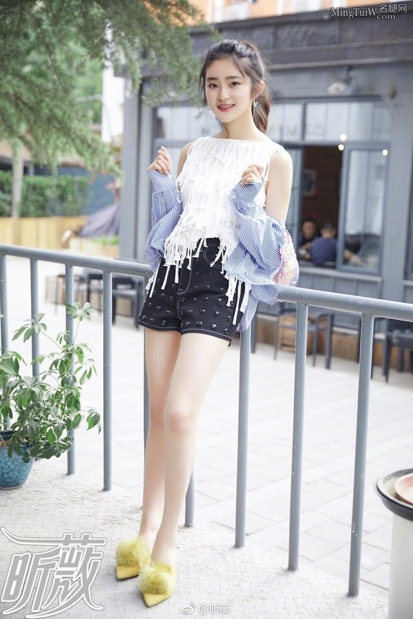 清甜蜜桃美少女柴蔚玉腿修长(1/7)