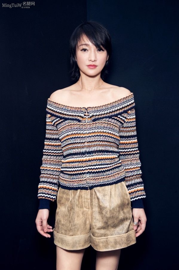 清新的周公子脚穿低跟鞋美腿纤细(6/8)