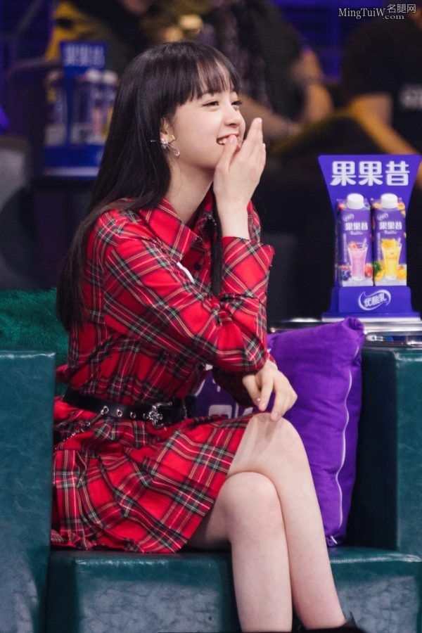 长直发美少女欧阳娜娜的细白腿(11/13)