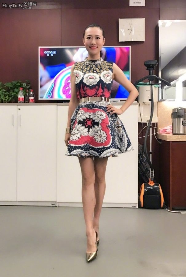 美女主播王曦梁修长的美腿可玩一整年(1/4)