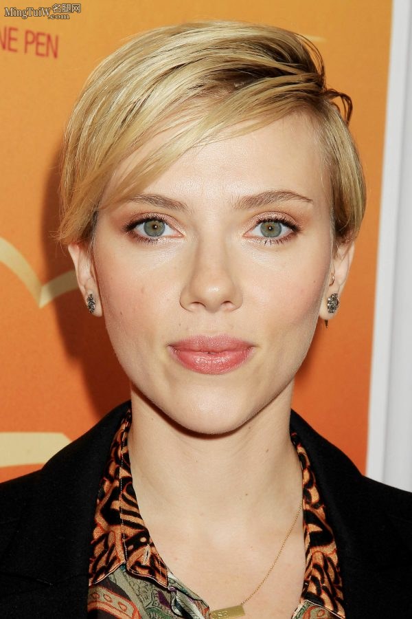 金色短发女星Scarlett Johansson高清面部(18/18)