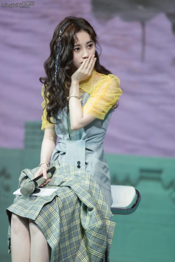 娇小的妹子鞠婧祎快来欣赏她的神仙颜值(2/13)