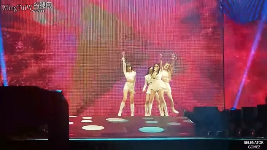 韩国女子团体组合BLACKPINK演唱会激情表演[网盘](1/10)