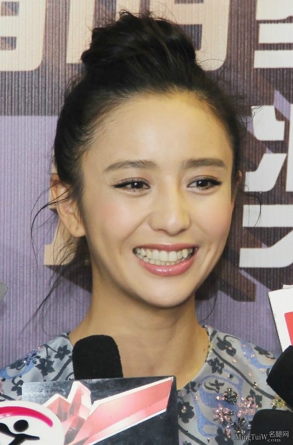 天仙下凡佟丽娅美妞踩尖头高跟鞋无修正(11/12)