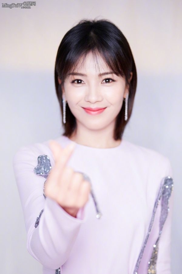 超美的女星刘涛脚踩恨天高做各种可爱表情(6/17)