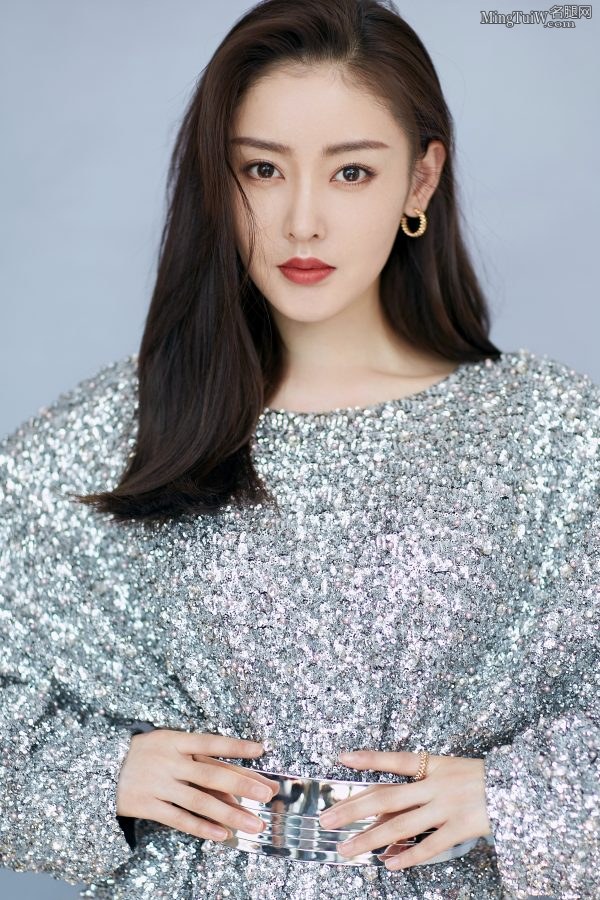 大美人张天爱长腿美脸英气十足(5/9)