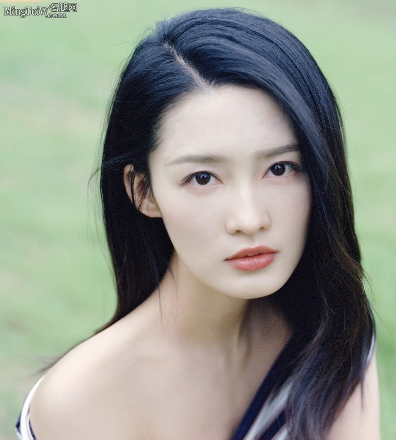 邻家女孩般的女星李沁香肩半露(4/5)