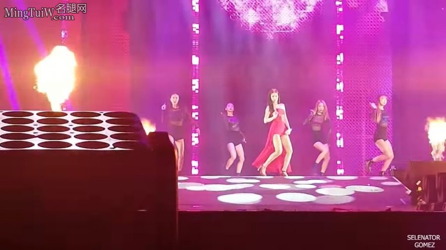韩国女子团体组合BLACKPINK演唱会激情表演[网盘]（第5张/共10张）