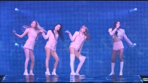 女团BLACKPINK世界巡回演唱会四双长腿秀秀秀[网盘]
