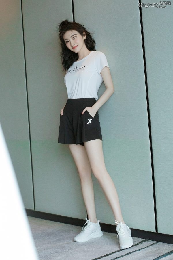 今日份运动美少女景甜看到她心情都变好了(1/12)