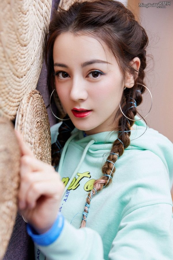 腿长颜值高活捉大美妞迪丽热巴一枚(6/15)