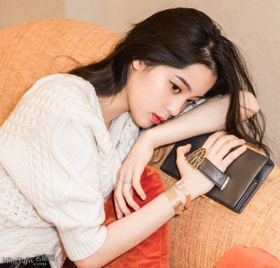 大提琴演奏家欧阳娜娜现在越来越美了(2/9)