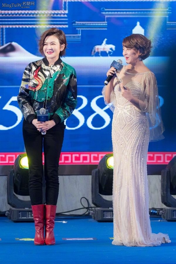 成熟美女明星关之琳紧身裤靴子身材真好(7/7)