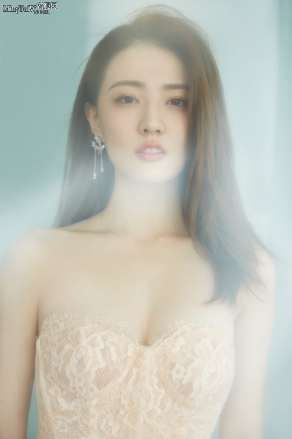 女星徐璐低胸礼服优雅好喜欢她脚上经常穿的的尖头高跟(8/9)