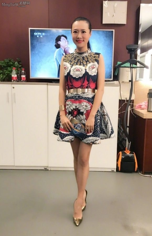 美女主播王曦梁修长的美腿可玩一整年(2/4)