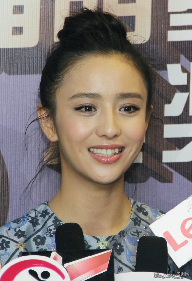 天仙下凡佟丽娅美妞踩尖头高跟鞋无修正(12/12)